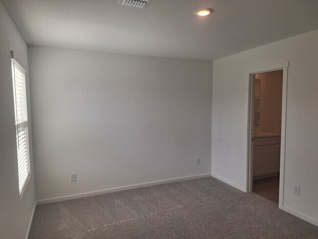 Building Photo - 15009 Bushwacker Wy