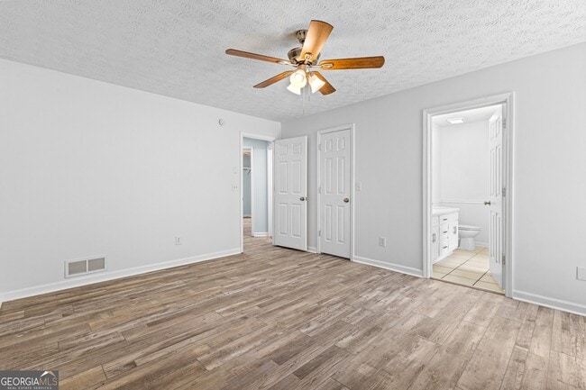 Building Photo - 484 Creek Crossing Ct