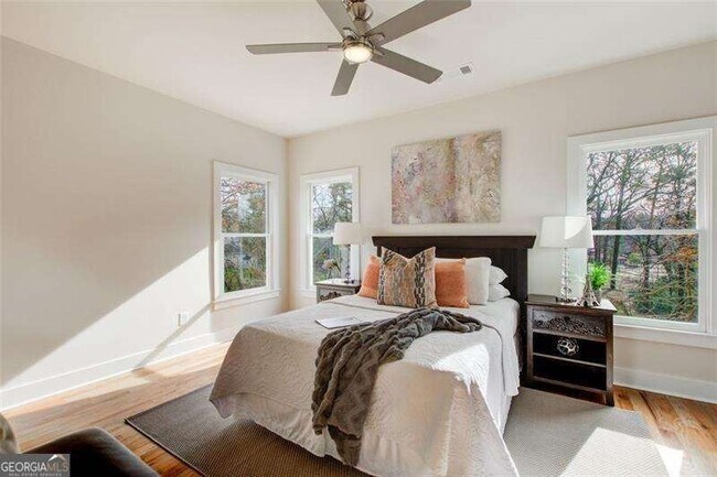 Building Photo - 1240 Oakland Terrace SW