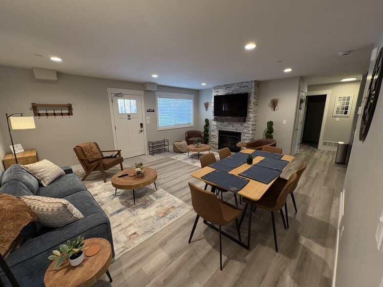 Living Room/Dining Area - 140 E Homestead Dr