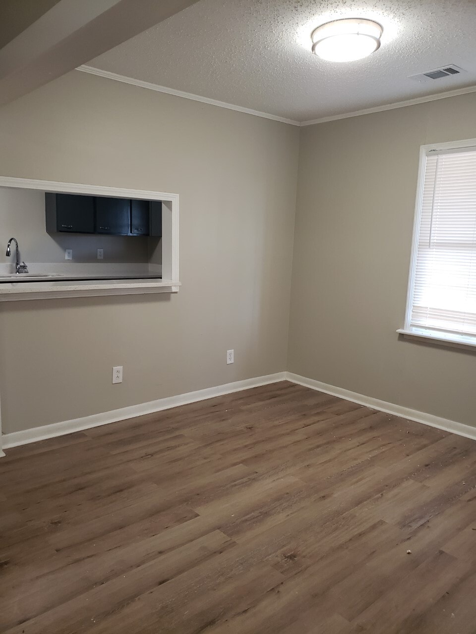 Building Photo - 5028 Acorn Dr