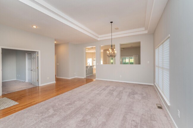 Building Photo - 3169 Glenview Dr