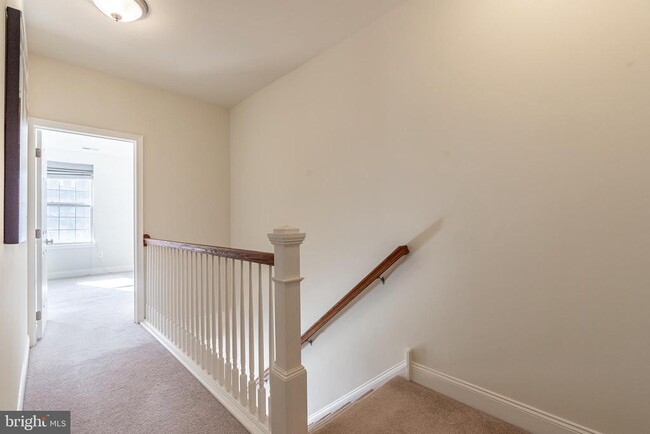 Building Photo - 705 Captains Way