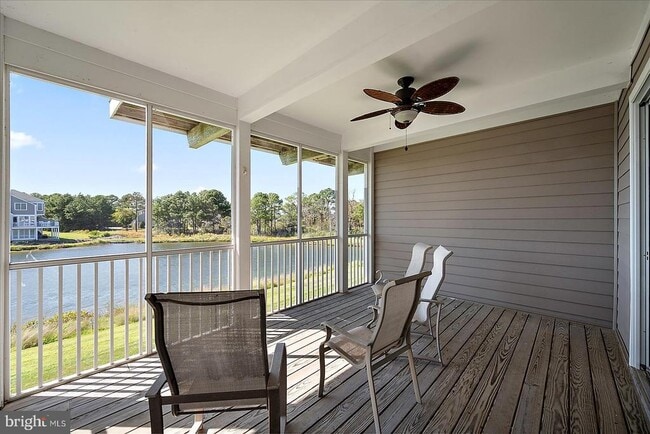 Building Photo - 38259 Lake Dr