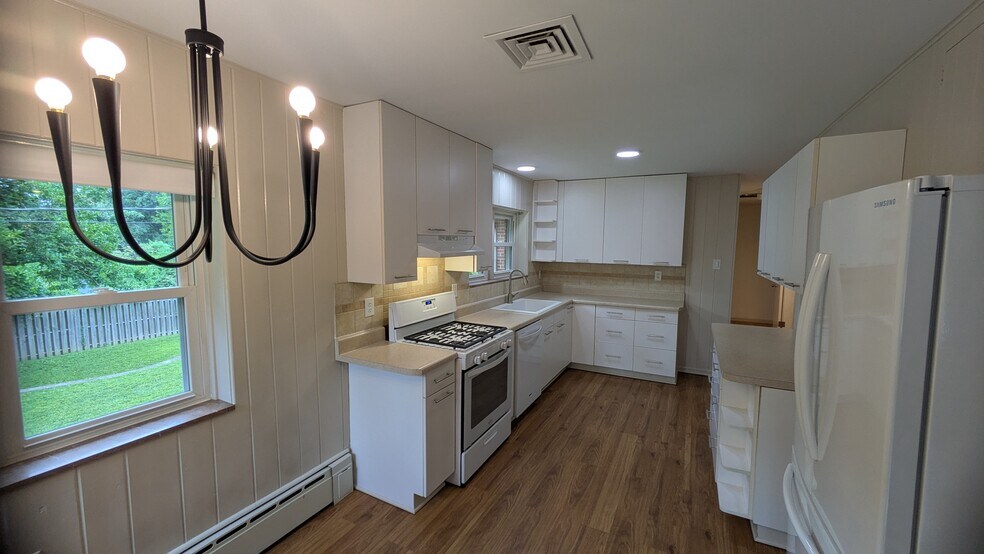 Building Photo - 65 Ridge Line Dr