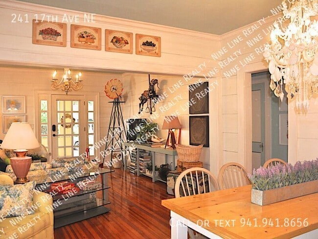 Building Photo - 241 17th Ave NE