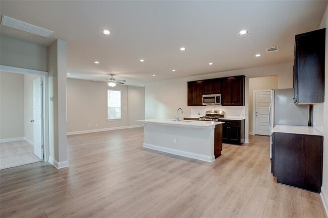 Building Photo - 135 Living Reef Dr