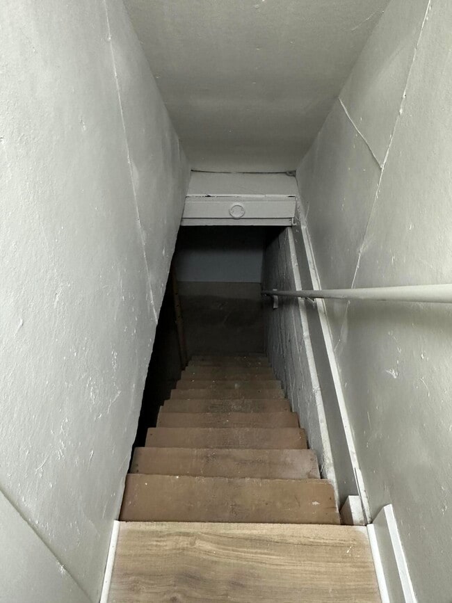 Building Photo - 302 Clay St