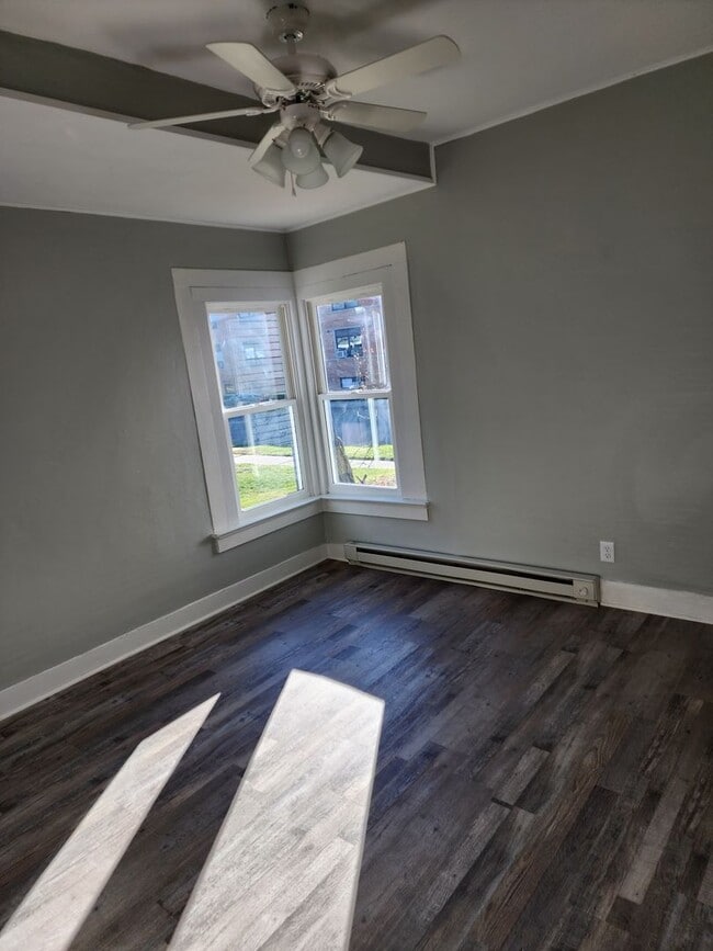 Building Photo - 2nd St Duplex