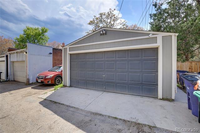 Building Photo - 1136 N Washington St