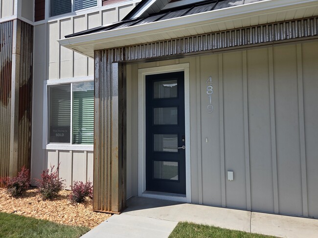 Building Photo - 4819 Harvest Pkwy