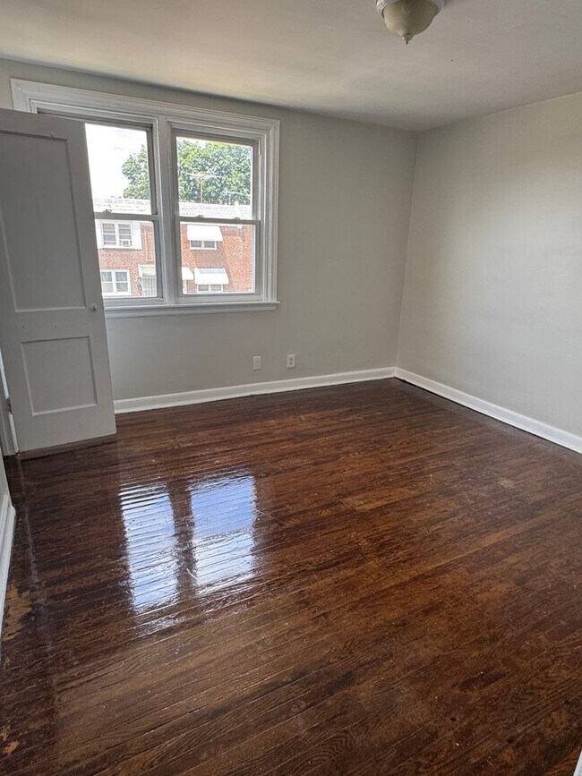 Building Photo - 2-Bedroom Home with Spacious Yard in Junia...