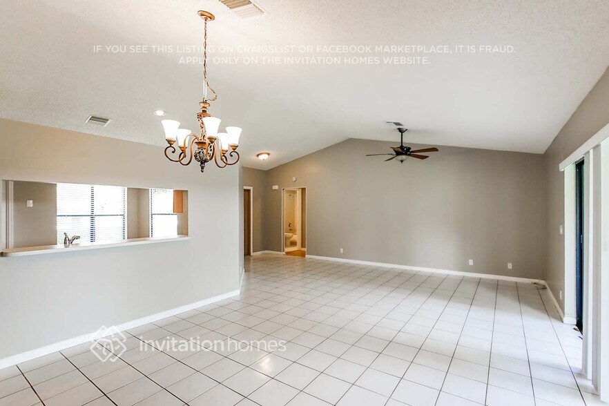 Building Photo - 8029 W Country Club Blvd