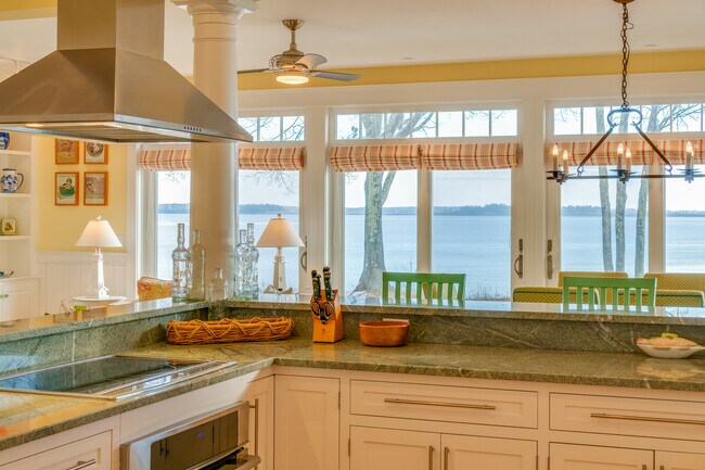 Building Photo - 14 Artist Point Rd