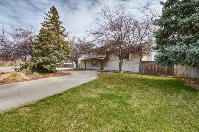 Building Photo - Large home with shop on over 1/2 acre.