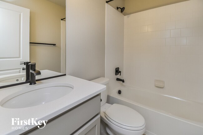 Building Photo - 6920 Akela Ln
