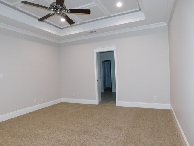 Building Photo - Grove Point Beauty