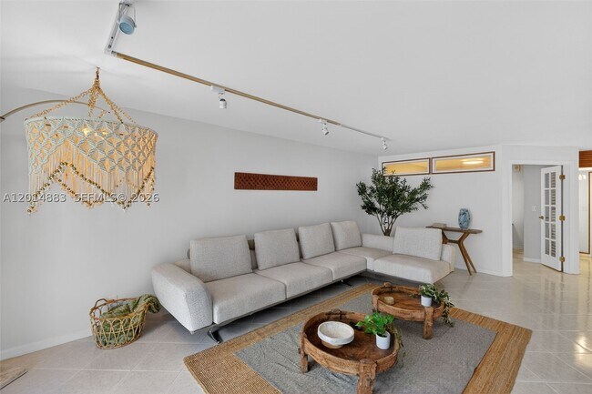 Building Photo - 2401 Collins Ave