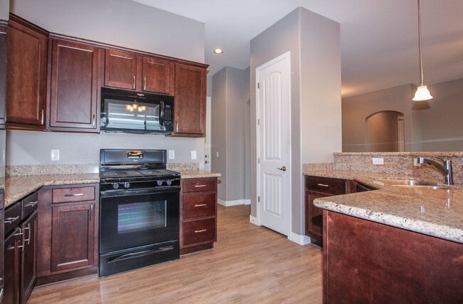 Building Photo - MOVE IN SPECIAL - Three Bedroom Granville Home