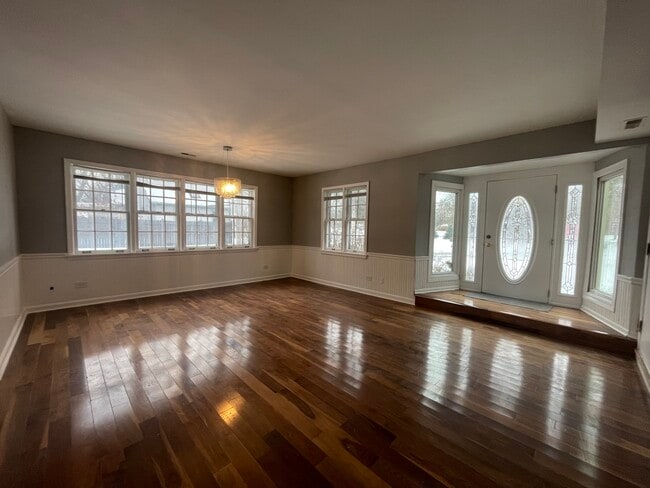 Building Photo - 1009 61st St