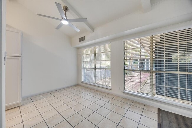 Building Photo - 8803 Westover Club Dr