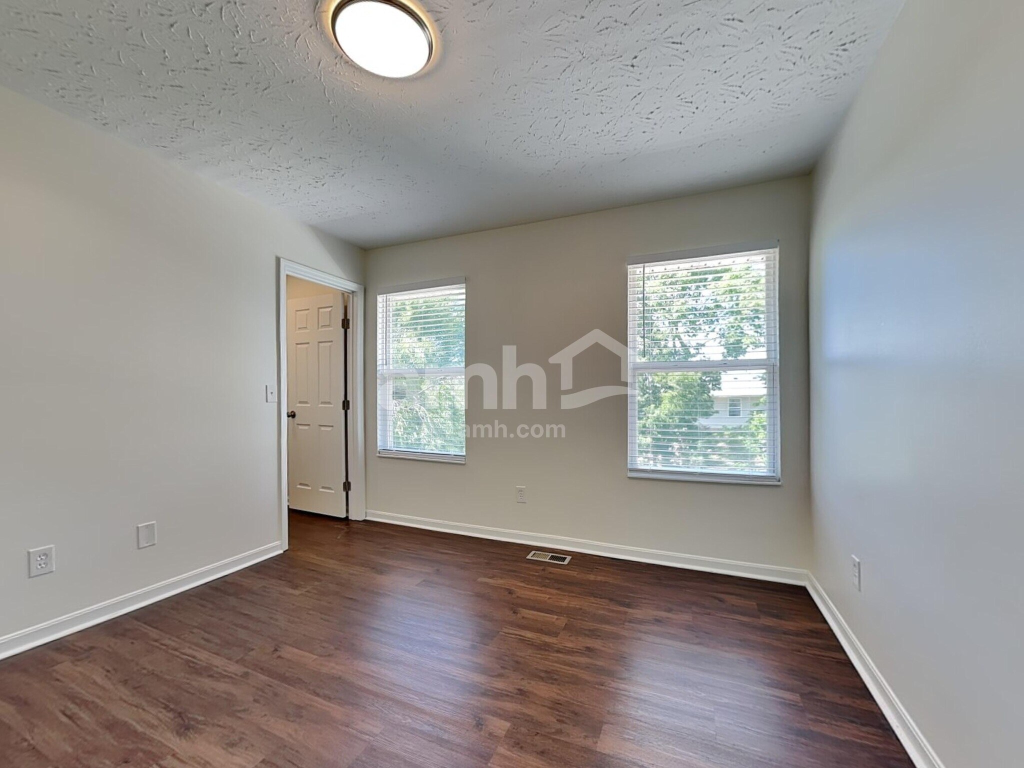 Building Photo - 6287 Glenmont Dr