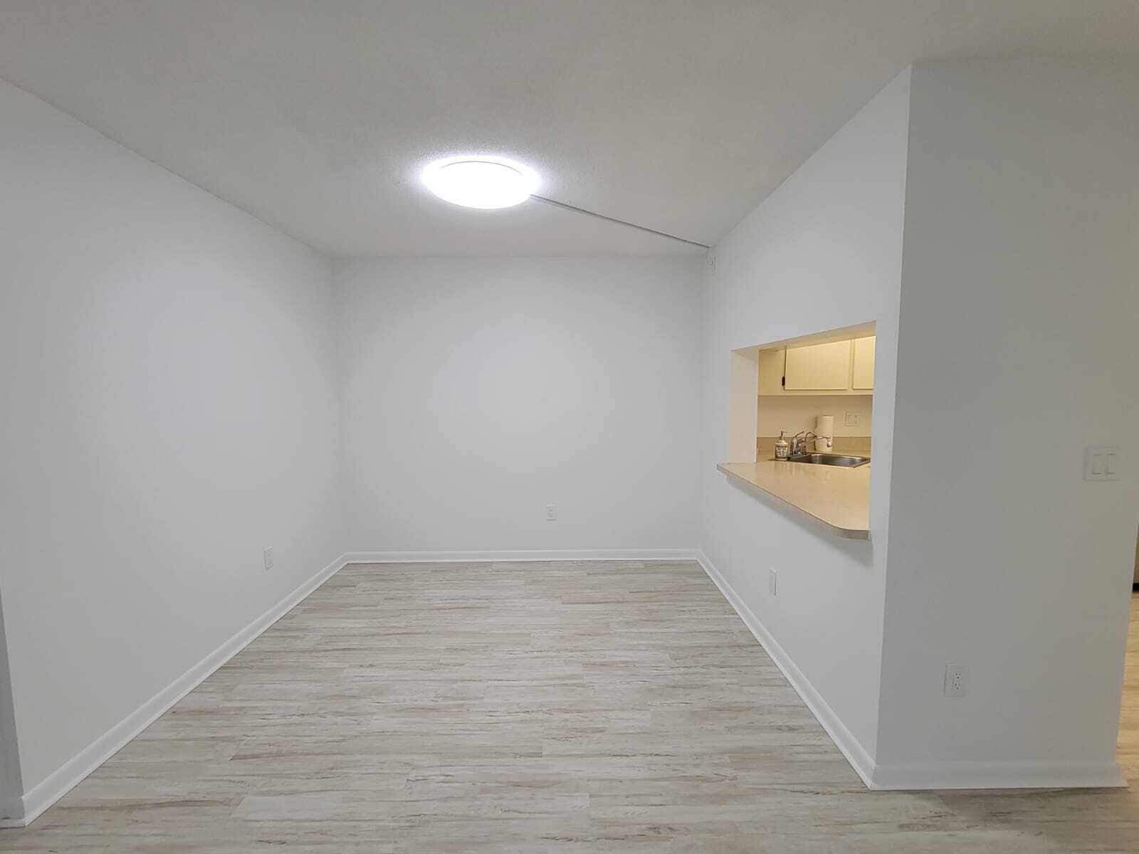 Building Photo - 9610 Green Cypress Ln