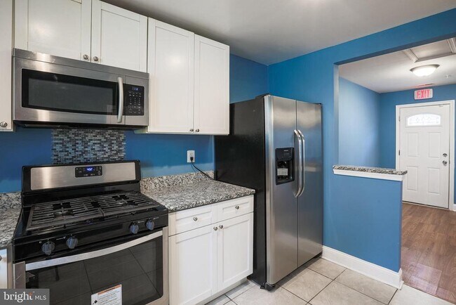 Building Photo - 4905 Ridge Ave