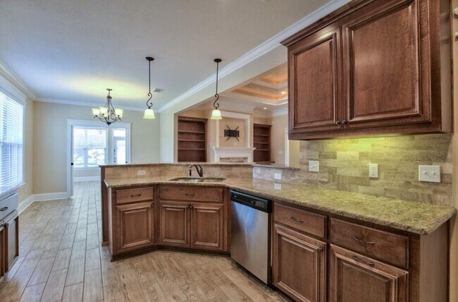 Building Photo - 5869 Halleck Ct
