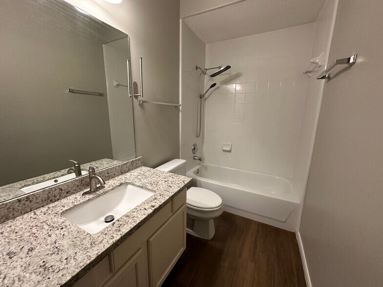 Building Photo - 18818 Harbor Key Cir