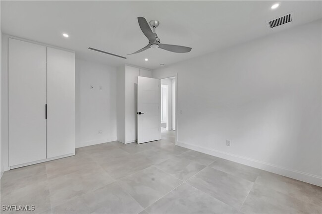 Building Photo - 2517 Kings Lake Blvd