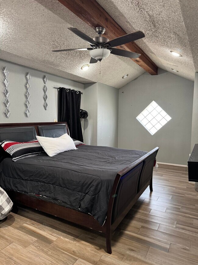 Building Photo - 605 Atlanta Dr