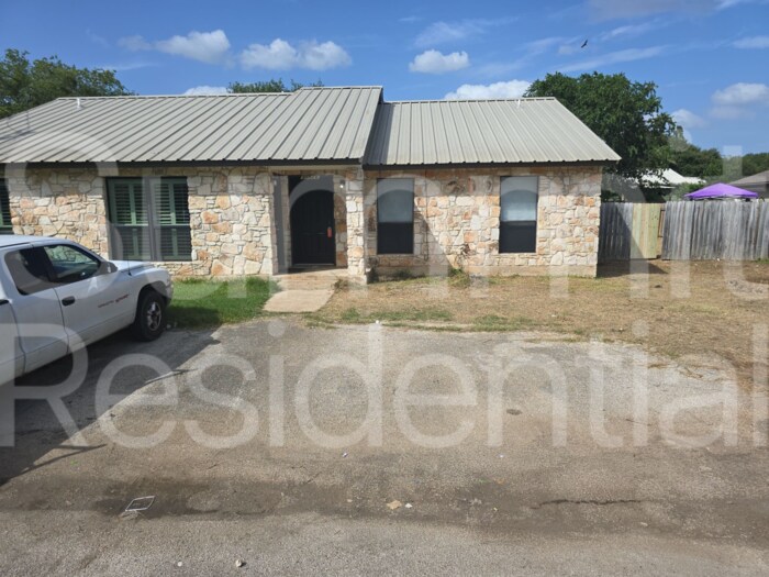 Building Photo - 1104 Columbia Ave
