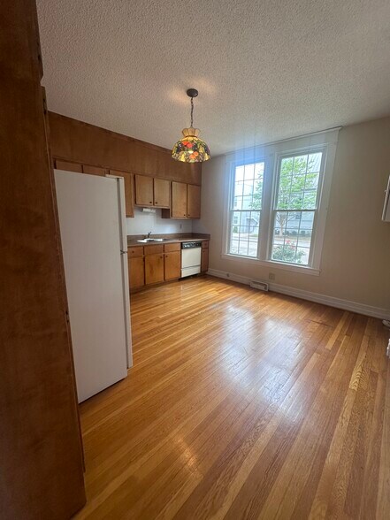 Unit A Kitchen - 502 E Tombigbee St