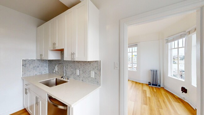 Building Photo - 3272 21st St