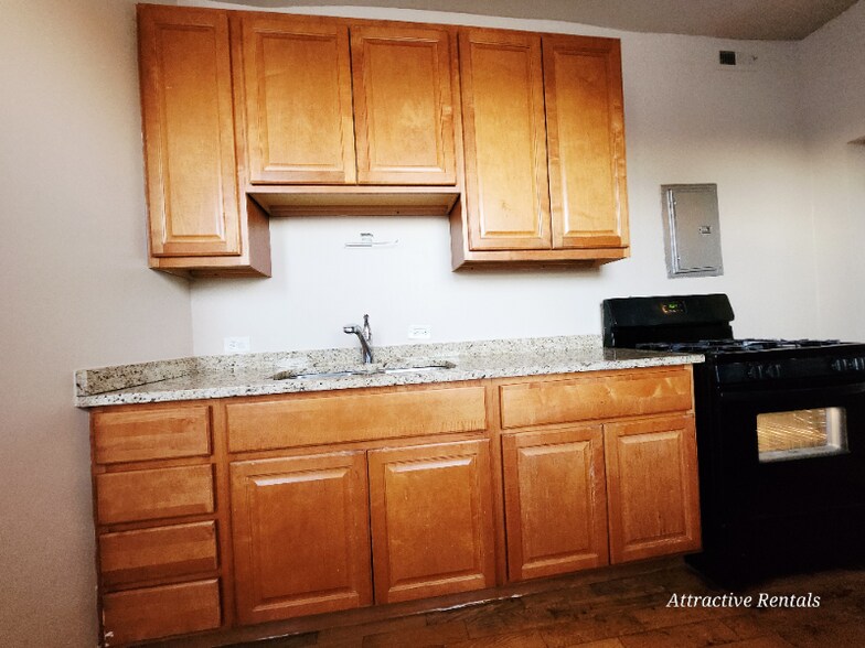 Building Photo - 6507 S Ingleside Ave