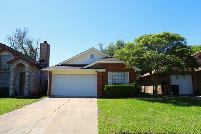 Primary Photo - 135 Cotton Dr