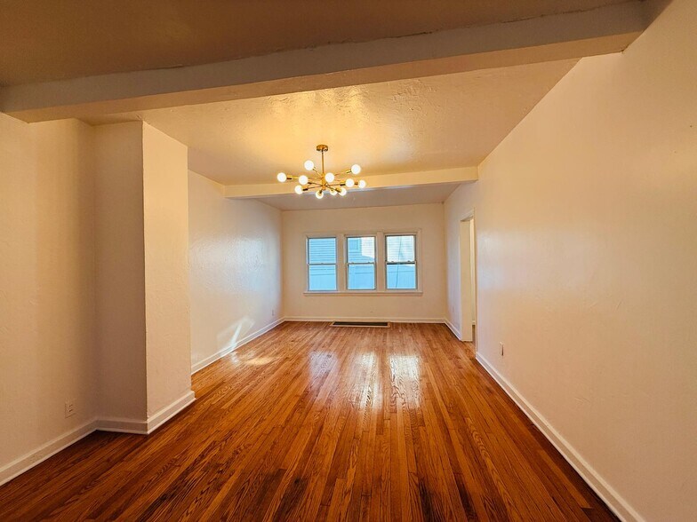 Building Photo - 86 W Main St