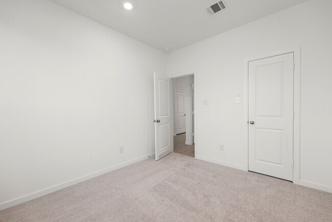 Building Photo - 6411 Symphony Wave Dr