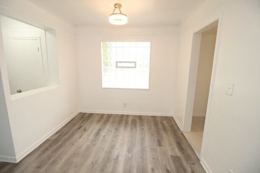 Building Photo - 18112 Justine St