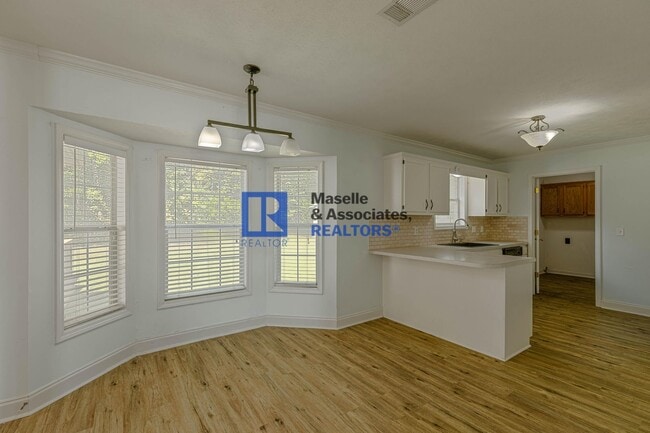 Building Photo - 3 Bed/2 Bath Home in Pearl