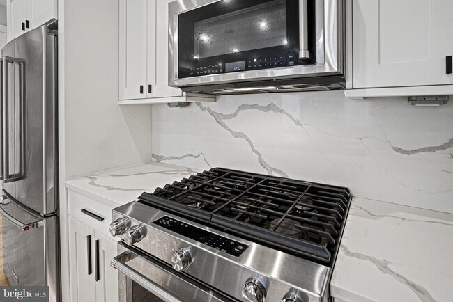 Building Photo - 725 Euclid St NW