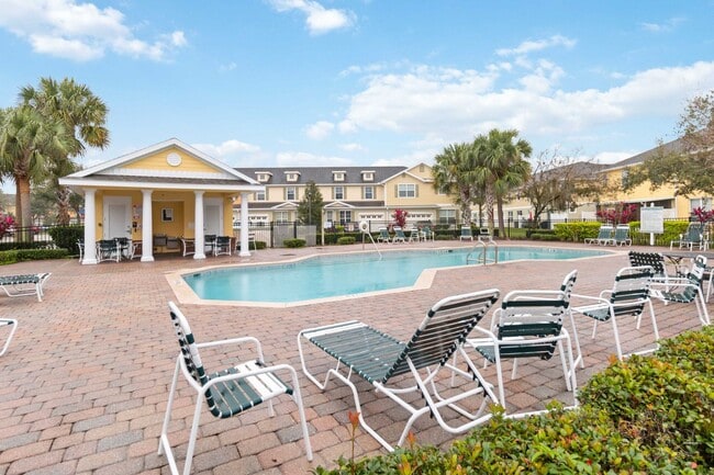 Building Photo - MOVE IN SPECIAL-Beautiful Two Story 3/2.5 Town Home w/ Loft & Screened Porch in St. Cloud