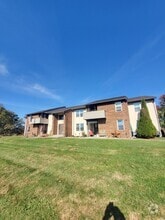 Building Photo - MeadowBrook Apartments