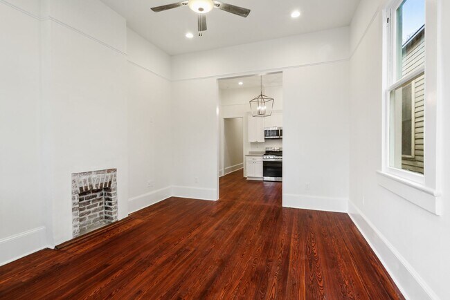 Building Photo - Gorgeous 2BD/2BA Uptown