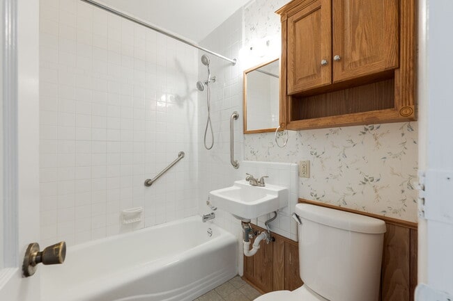 Building Photo - 1322 NW 100th St