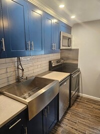 Building Photo - 56 Ridgewood Ave