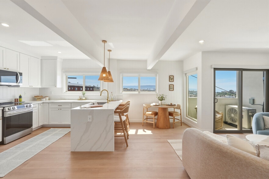 Building Photo - 720 21st St