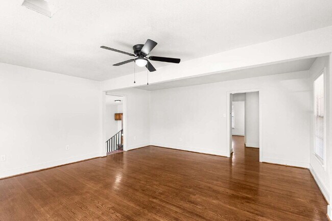 Building Photo - Private Landlord/Housing accepted-2700 Alexander Avenue