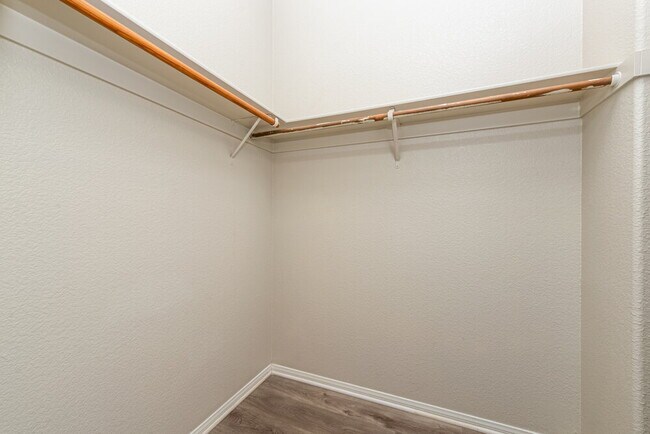 Building Photo - 712 Cades Cove Ave